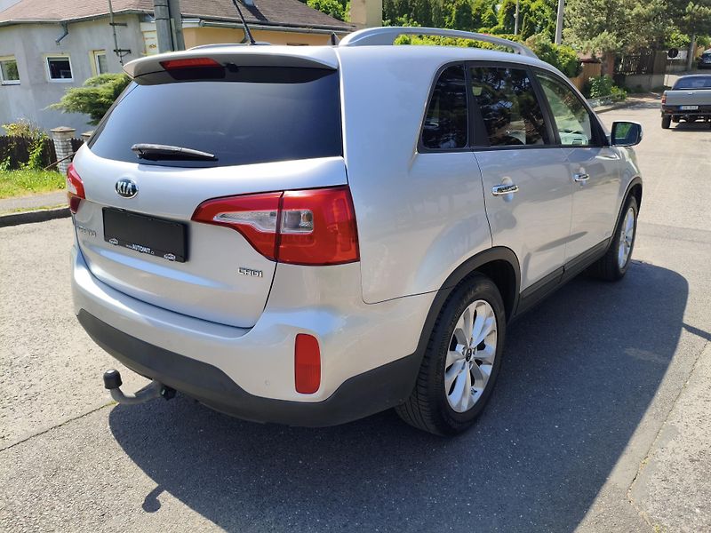 Kia Sorento (2015) 2,0 CRDI Sport 4x4 Záruka - fotka 6 z 35
