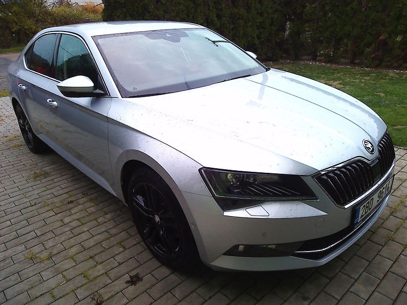 Škoda Superb 2.0 TDi Style 4x4 - fotka 7 z 22