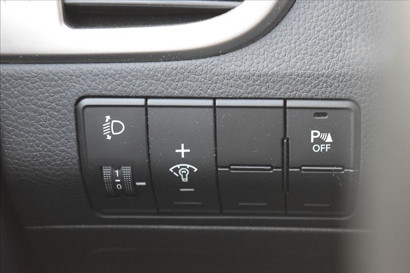 Hyundai i30 1,6 CRDi 81KW BALCK & LIME - fotka 29 z 48