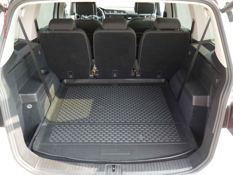 Volkswagen Touran (2019) 2.0TDi, DSG, navi - fotka 7 z 18