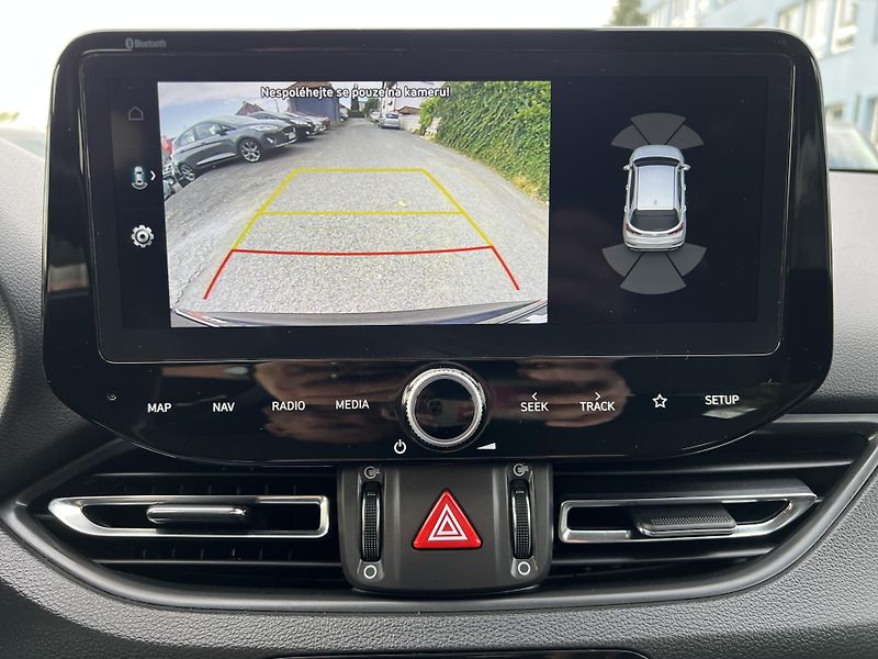 Hyundai i30 1.5T-GDi KAMERA ČR 1.MAJ. DPH - fotka 23 z 47