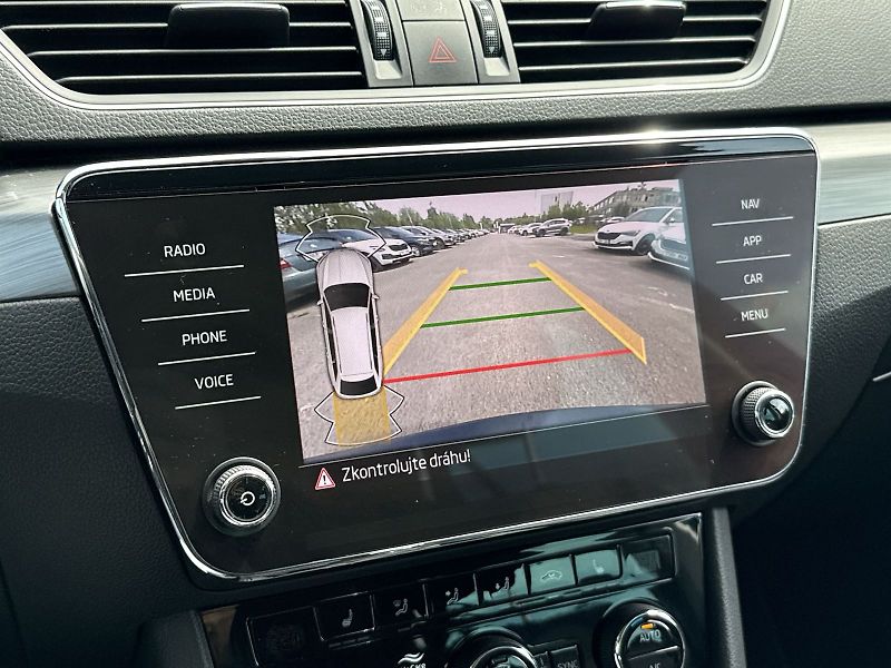 Škoda Superb (2022) Combi 2.0 TDI DSG Style - fotka 12 z 33