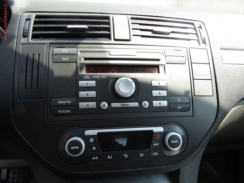 Ford C-MAX (2008) 1.8 i, AC, tažné - fotka 12 z 19