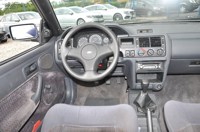Ford Escort 1.6EFi 77kW KABRIO - fotka 5 z 17