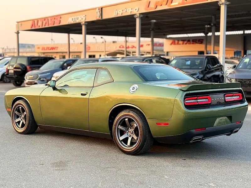 Dodge Challenger (2021) Americká V6 zadokolka - fotka 2 z 12