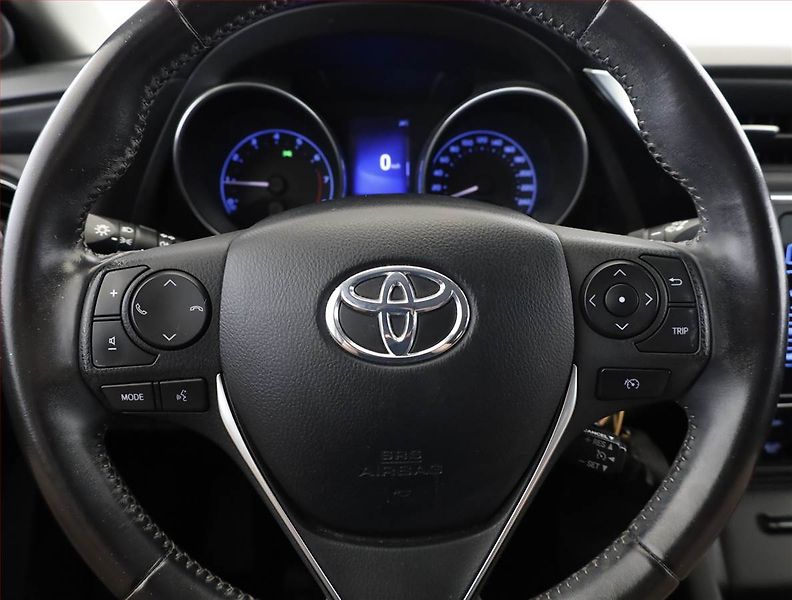 Toyota Auris (2015) 1.6 Valvematic, ČR,1.maj - fotka 8 z 18