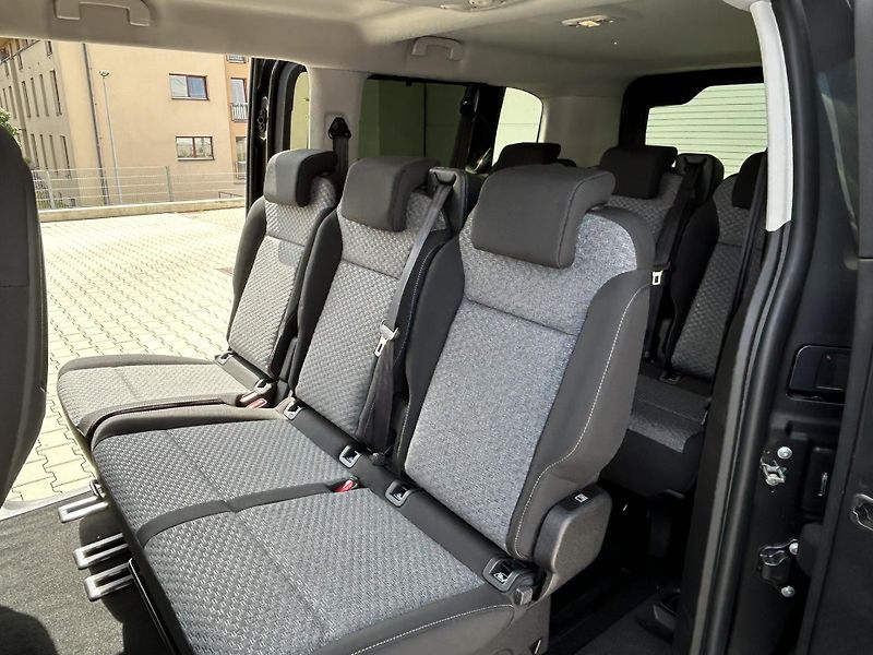 Toyota ProAce Verso (2025) L2 FAMILY 2,0D AT8 8 MÍST - fotka 8 z 14