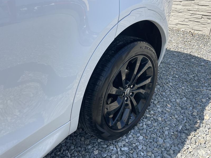 Land Rover Discovery Sport 2.0TDi 180PS 4x4 R-DYNAMIC TOP - fotka 34 z 180