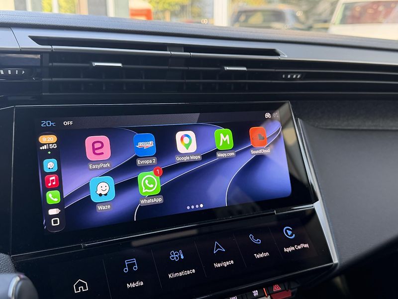 Peugeot 408 (2024) ALLURE PureTech 130k EAT8 - fotka 29 z 42