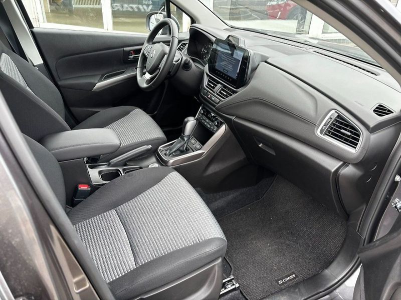 Suzuki S-Cross 4x4 automat Premium - fotka 8 z 12