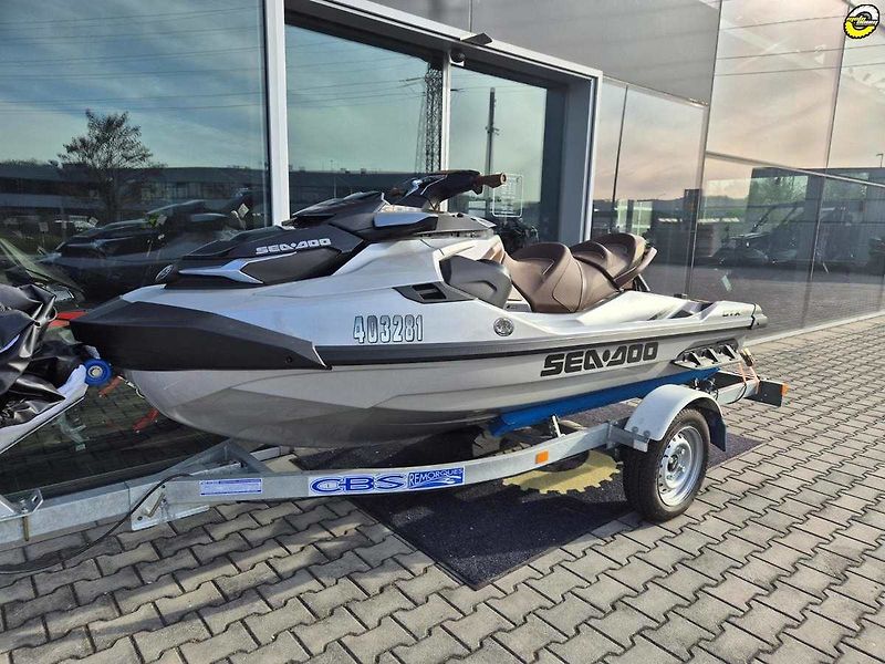 Sea Doo (2019) GTX 300 Limited - fotka 8 z 19