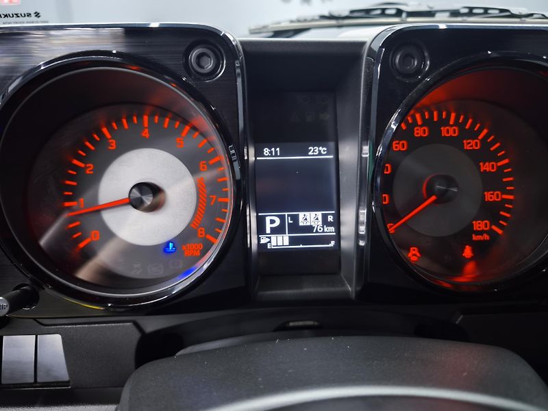Suzuki Jimny (2025) 1.5 GLX AUTOMAT, 4X4 LONG - fotka 28 z 28