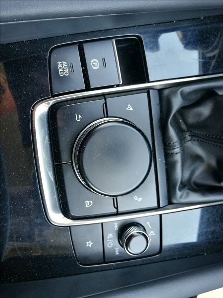 Mazda 3 2,0 i SkyactivG 1.majitel - fotka 10 z 25