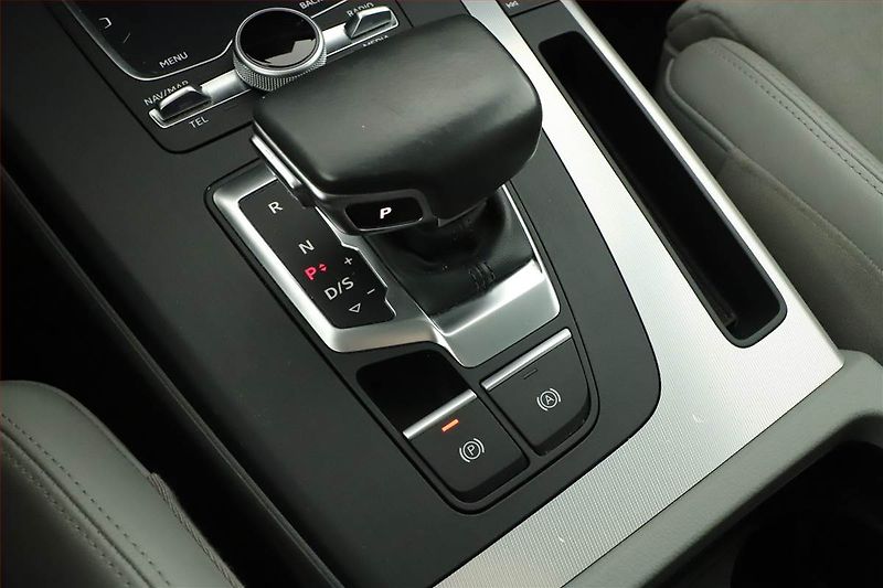 Audi Q5 (2017) basis 2.0 TDI, 4X4, Automat - fotka 10 z 27