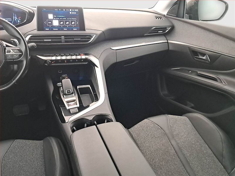 Peugeot 5008 (2019) PureTech 180, Automat, 7 míst - fotka 8 z 18