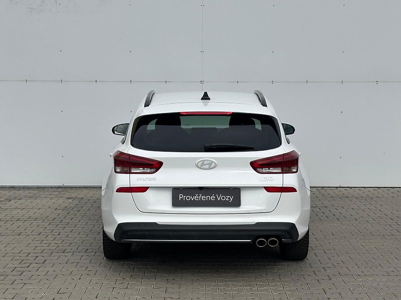 Hyundai i30 1.5 T-GDI MHEV DCT N-Line - fotka 9 z 25