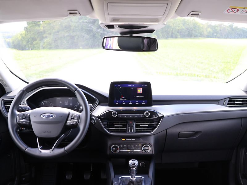 Ford Kuga 1,5 EB 110kW Titanium X CZ DPH - fotka 29 z 37