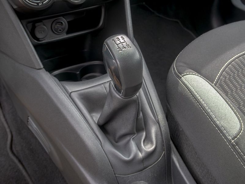 Peugeot 208 (2016) ČR 1.6HDI – PO SERVISU - fotka 26 z 45