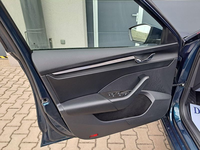 Škoda Octavia (2022) 1.0 TSI E-TEC DSG7, ZÁRUKA - fotka 16 z 33