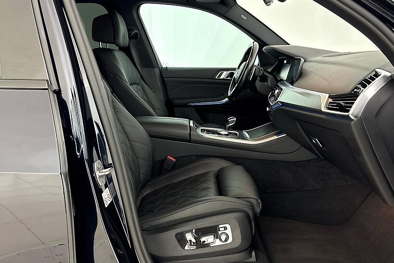 BMW X5 xDrive45e - fotka 15 z 28
