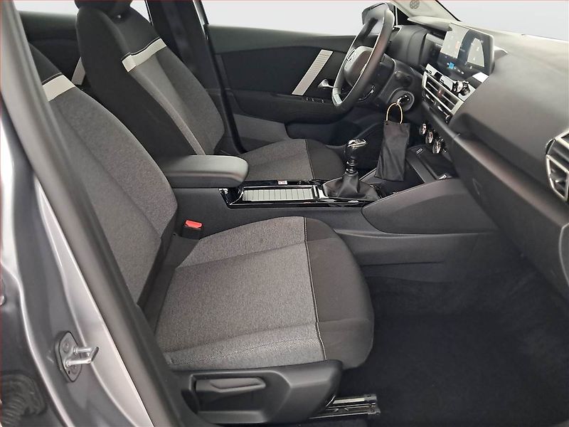 Citroën C4 (2024) 1.2 PureTech, ČR,1.maj - fotka 9 z 17