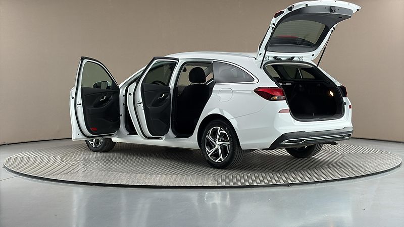 Hyundai i30 1.5 T-GDI Smart Kombi - fotka 7 z 23