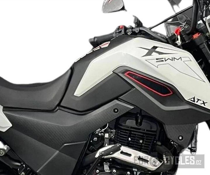 SWM (2026) ATX 125 kufry zdarma - fotka 8 z 9