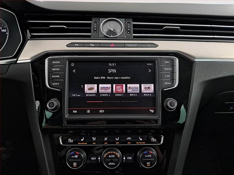 Volkswagen Passat (2015) Highline 2.0 TDI, Kůže, Navi - fotka 12 z 22