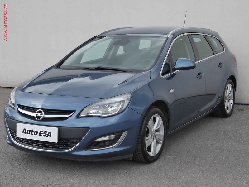 Opel Astra (2013) 1.4T, ČR, Klima - fotka 3 z 16