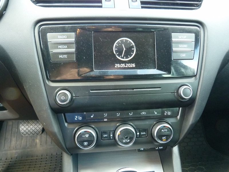 Škoda Octavia 2.0 TDI - fotka 15 z 18