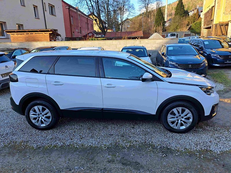 Peugeot 5008 (2020) 1,2 PT EAT8 17ALU PDC NAVI - fotka 3 z 22