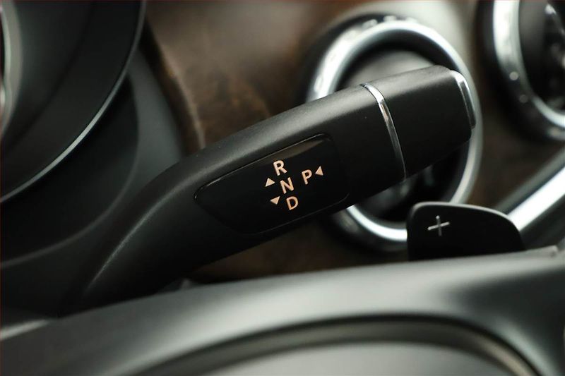 Mercedes-Benz GLA (2017) 220 d 4MATIC - fotka 10 z 21