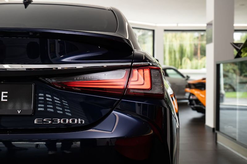Lexus ES 300 H/MarkLevinson/360/Vyhřívaná/V - fotka 28 z 28
