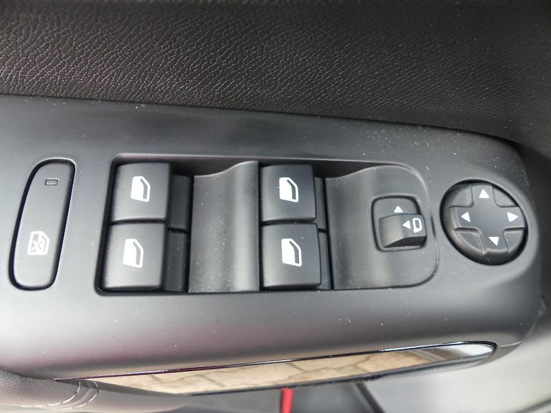 Citroën C5 Aircross (2021) 1,6 PureTech 180 SHINE - fotka 20 z 22