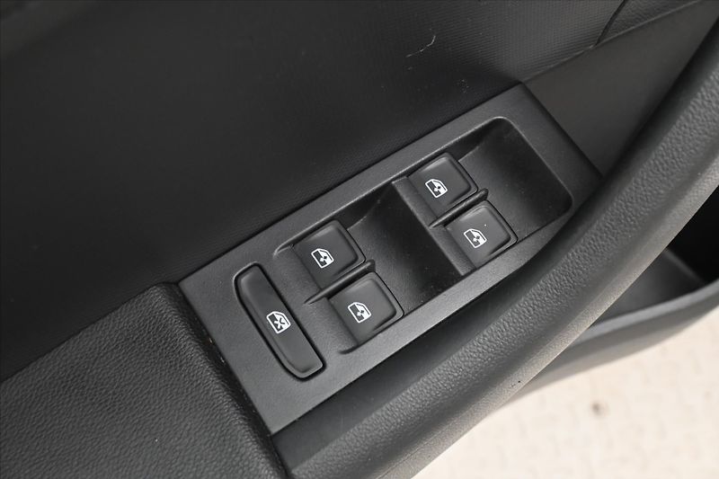 Škoda Rapid 1,6 TDI 85kW Style Záruka až 5 - fotka 24 z 29