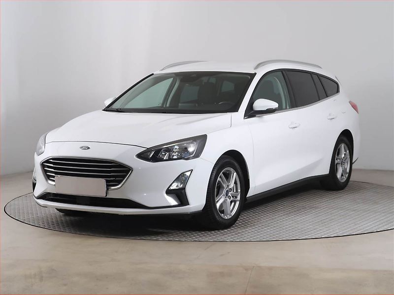 Ford Focus (2020) 1.0 EcoBoost, Tempomat - fotka 2 z 15