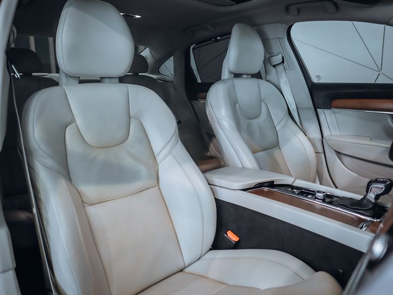 Volvo S90 2.0 D5 AWD Inscription 173kW - fotka 21 z 23