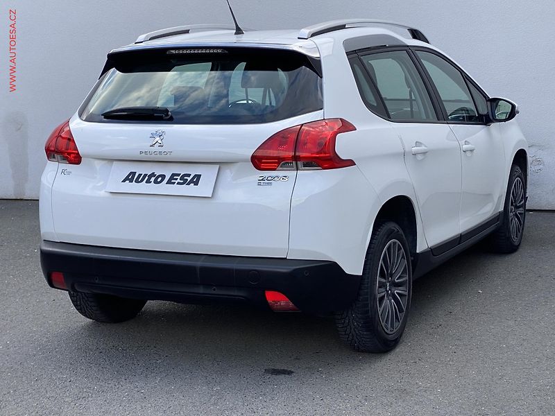 Peugeot 2008 (2015) 1.2PT, 1.maj,ČR, Active - fotka 4 z 18