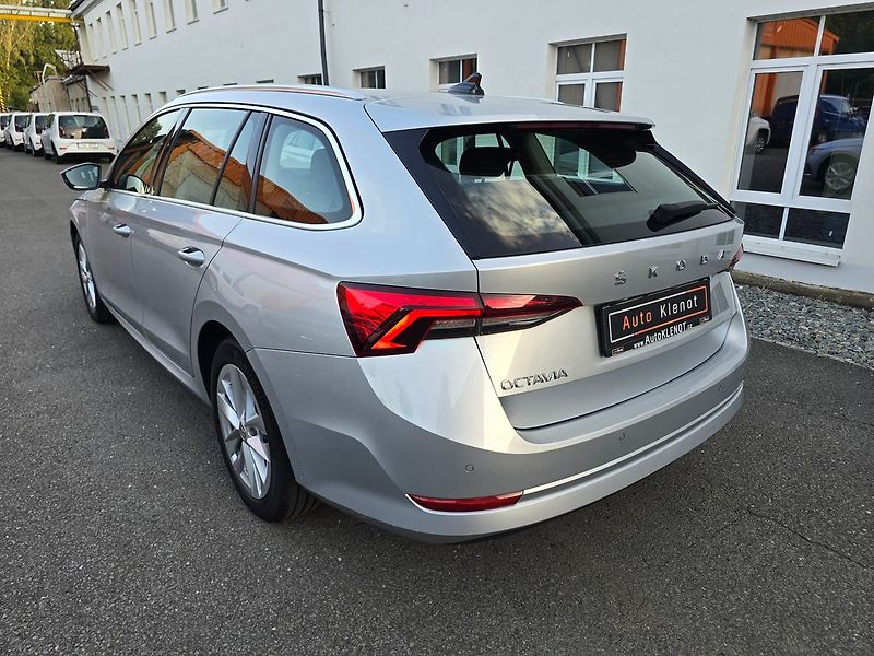Škoda Octavia 2.0TDi 110kW DSG STYLE + NAVI - fotka 5 z 23
