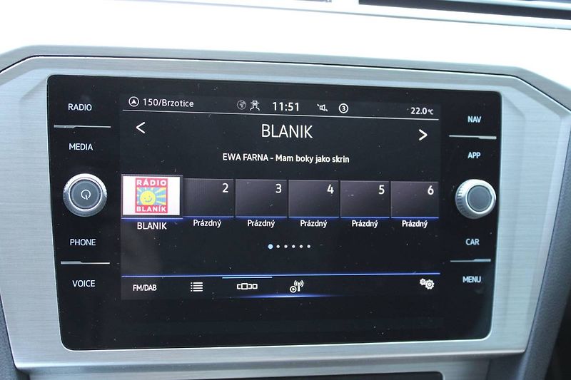 Volkswagen Passat (2022) 2.0 TDI 110kW manuál tažné - fotka 6 z 35