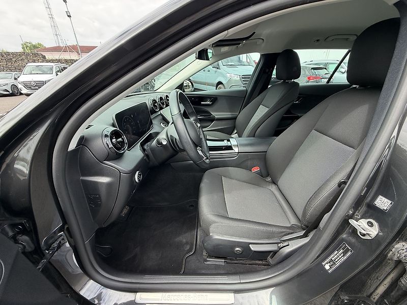 Mercedes-Benz Třídy C 220d Advantage, LED - fotka 15 z 32