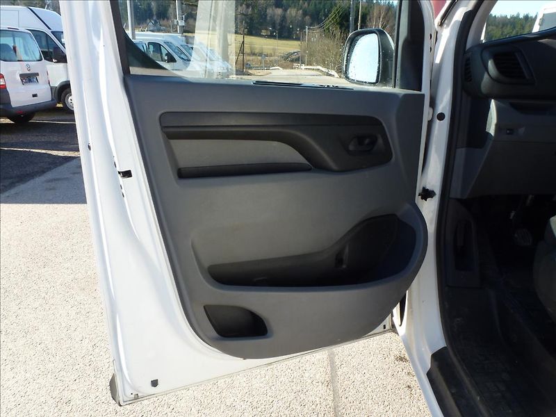 Citroën SpaceTourer 1,5 BHDI L2 Long 8míst TZ klim - fotka 16 z 49