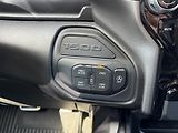 RAM 1500 (2024) Laramie 5.7 V8 HEMI LIFT - náhled 25
