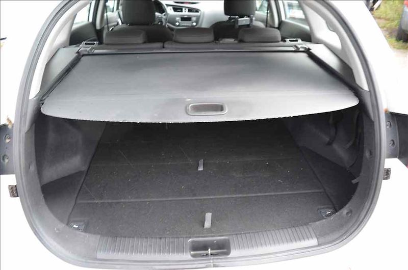 Kia Ceed (2015) COMBI 1,6 - fotka 16 z 19