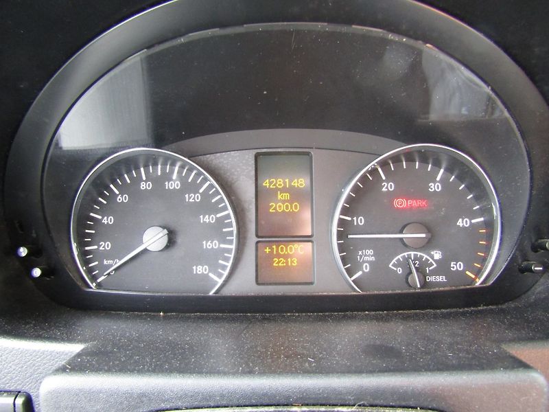 Mercedes-Benz Sprinter (2009) 3.0 CDI 135kW  4 SPANÍ - fotka 18 z 37