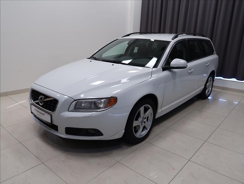 Volvo V70 2,4 D4 AUT AWD - fotografie inzerátu