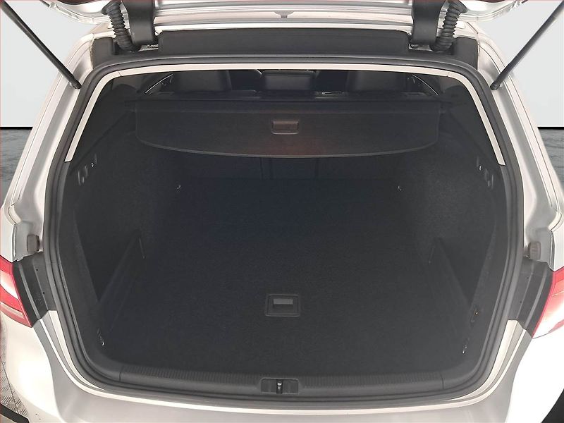 Volkswagen Passat (2011) 2.0 TDI, Navi, Tempomat - fotka 14 z 19