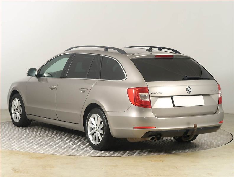 Škoda Superb (2013) Ambition 2.0 TDI, Automat - fotka 4 z 20