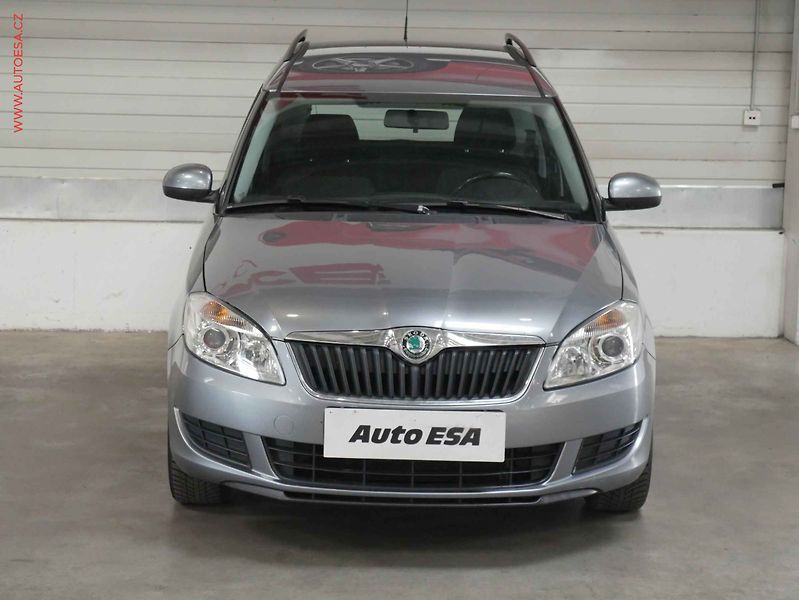 Škoda Roomster (2011) 1.4i, AC, TZ, park.čidla - fotka 2 z 14