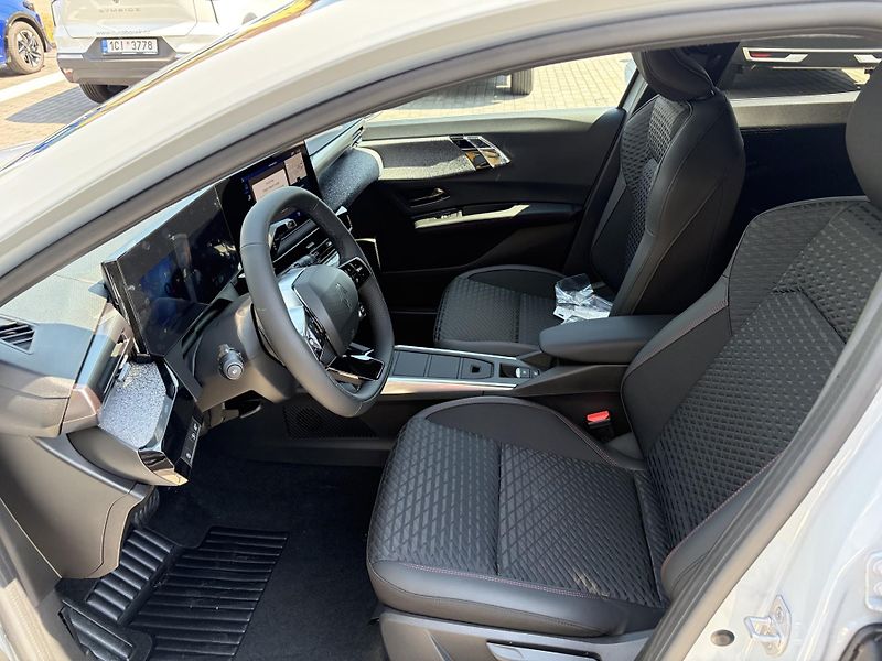 Renault Clio Techno TCE 115 EDC - fotka 8 z 8